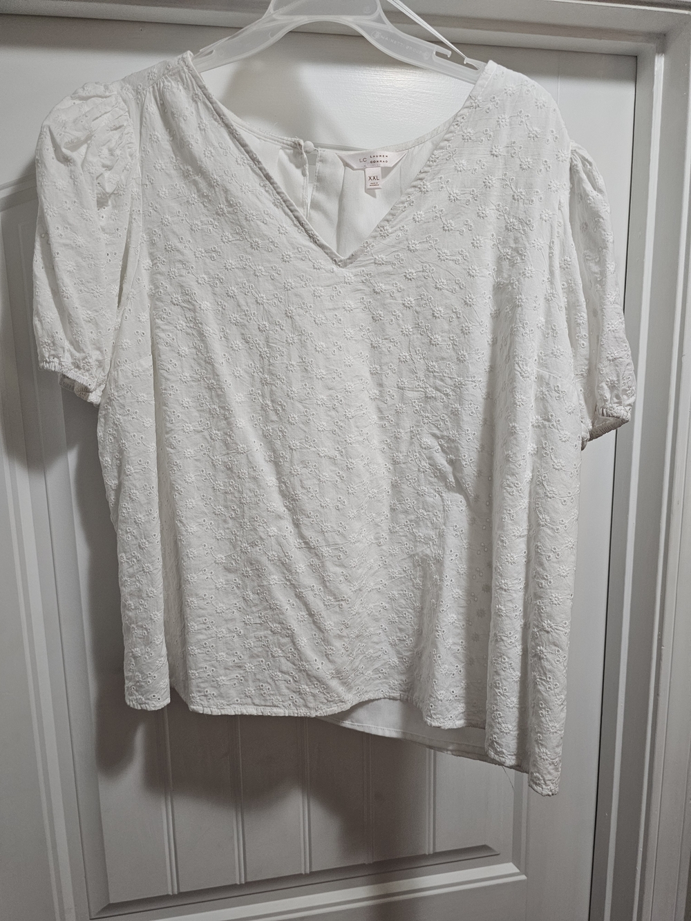 LC Lauren Conrad White Eyelet V-Neck Puff Sleeve Top